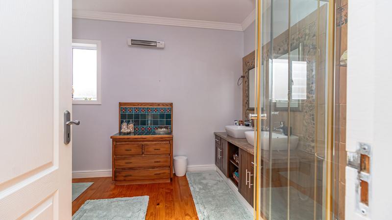 5 Bedroom Property for Sale in Southern Cross Western Cape